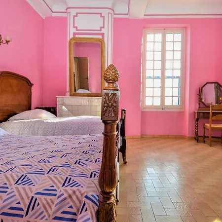 2 Bedroom Beautiful In Avignon