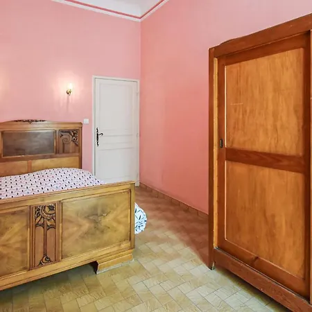 2 Bedroom Beautiful In * Avignon